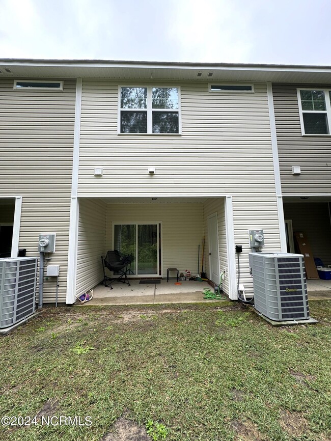 Building Photo - 113 Jaydn Dr E