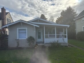 Building Photo - 2 Bedroom 1 Bath single family home