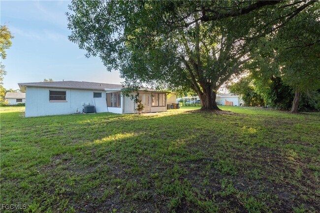 Building Photo - 2330 Caladium Rd