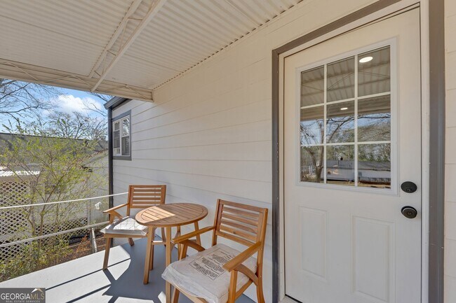 Building Photo - 155 Parkview Dr SE