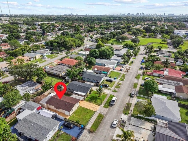 Building Photo - 5633 SW 40th St