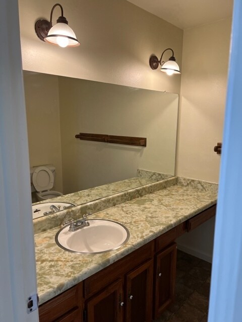 Building Photo - 7047 S Fairfax St