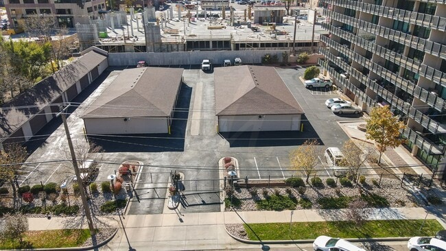 Building Photo - 417 E Kiowa St