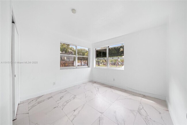 Building Photo - 2301 NE 170th St