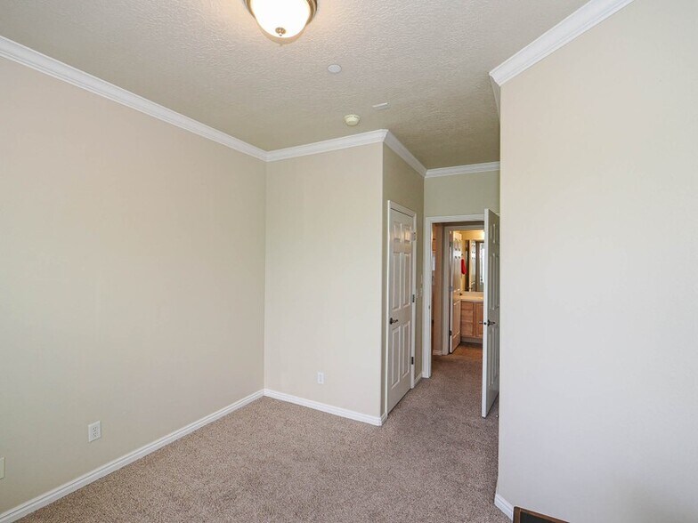 Building Photo - 1138 Meadow Fork Rd