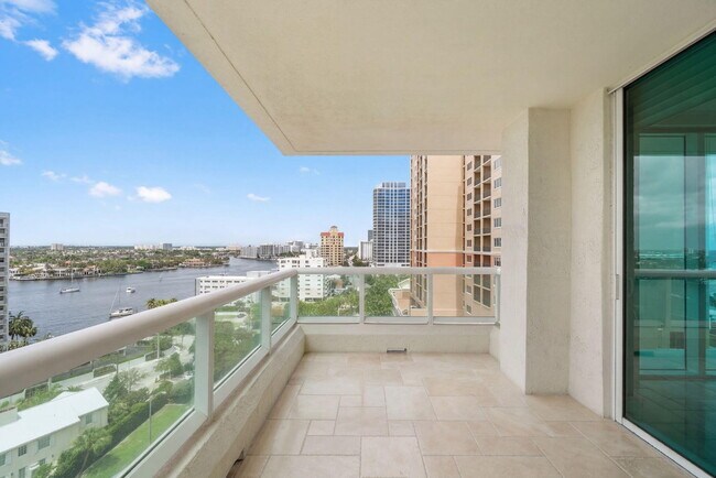 Building Photo - 101 S Fort Lauderdale Beach Blvd