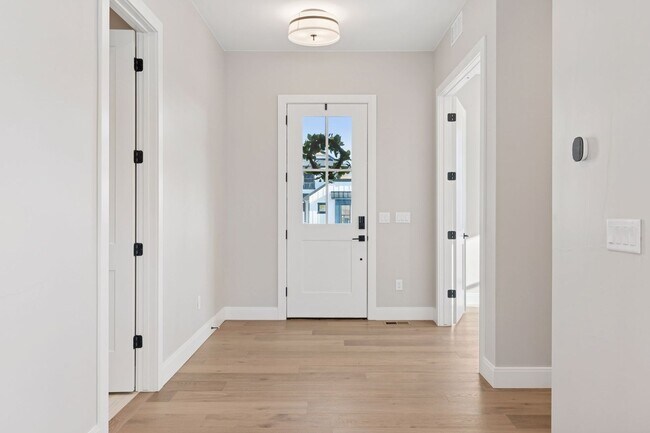 Building Photo - New Charming Berthoud Home with Modern Comfort | $1000 Deposit with Approved Credit and TWO WEEKS...