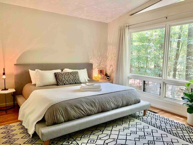 Building Photo - 603 Rock Creek Rd