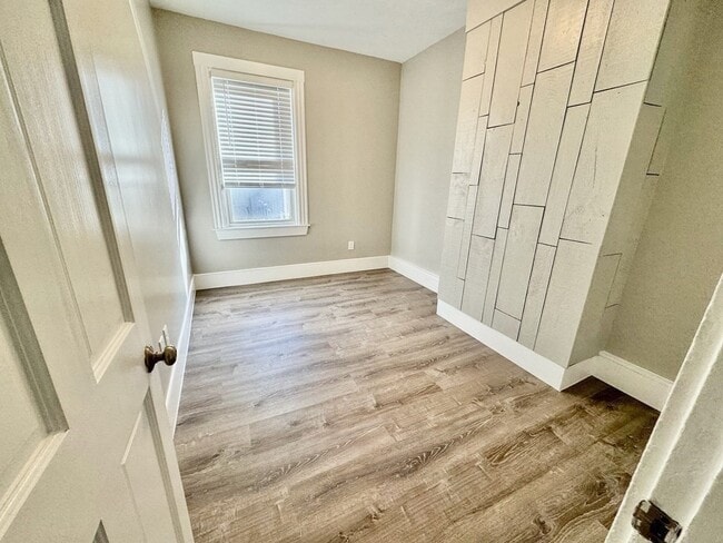 Building Photo - 61 Gates St