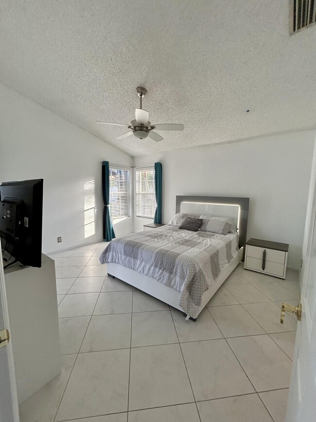 Building Photo - 53 Heather Cove Dr