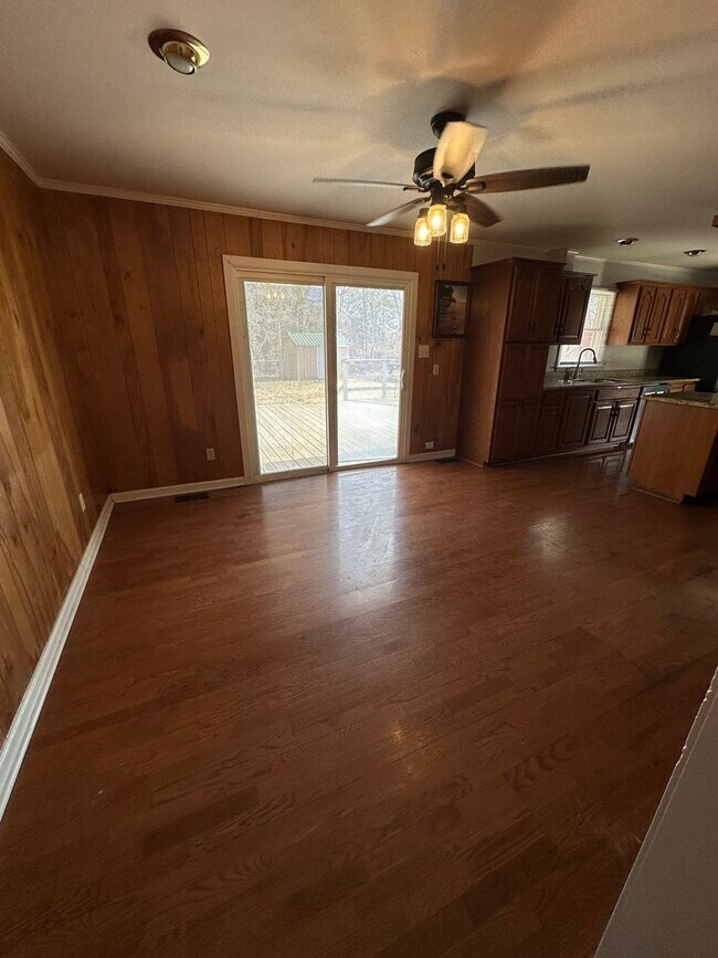 Building Photo - 3304 Southgate Dr