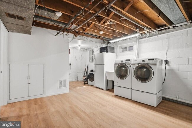 Building Photo - 110 Carroll Rd