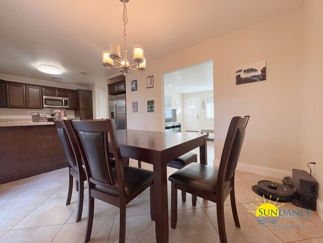 Building Photo - Gorgeous 3 Bedroom Home in Fort Walton Beach!