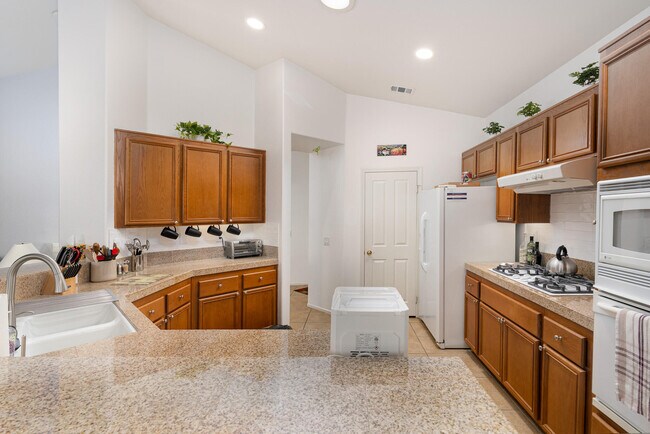 Building Photo - 67636 S Natoma Dr