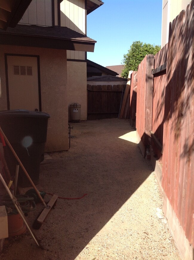 Building Photo - 1224 S 16th St