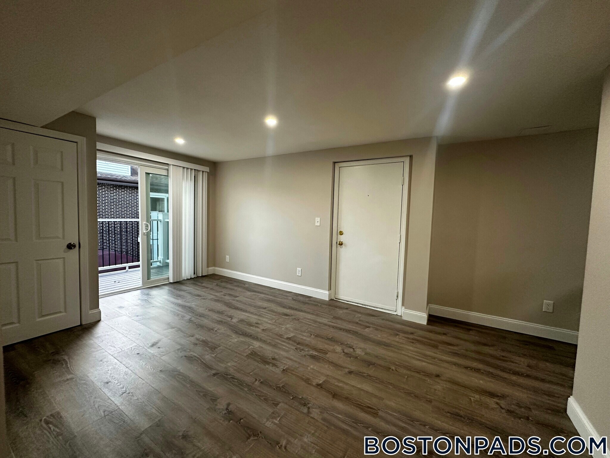 Building Photo - 25 Kenmar Dr