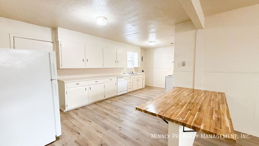 Building Photo - 2113 S Loop 289