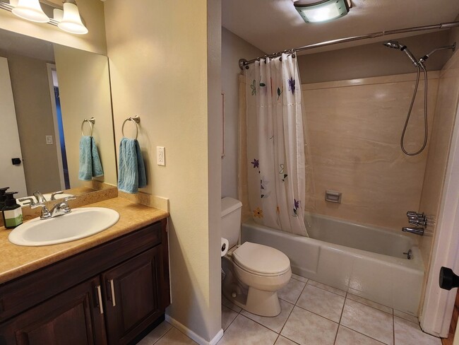 Building Photo - Beautiful 2 Bd 2 Bath Condo in Murray