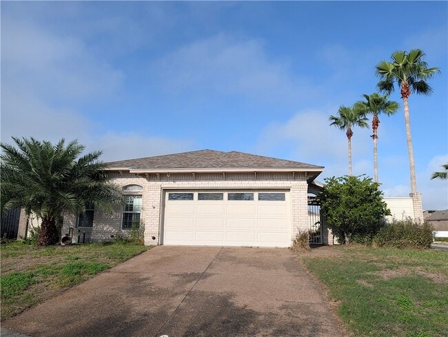 Building Photo - 7413 Long S Dr