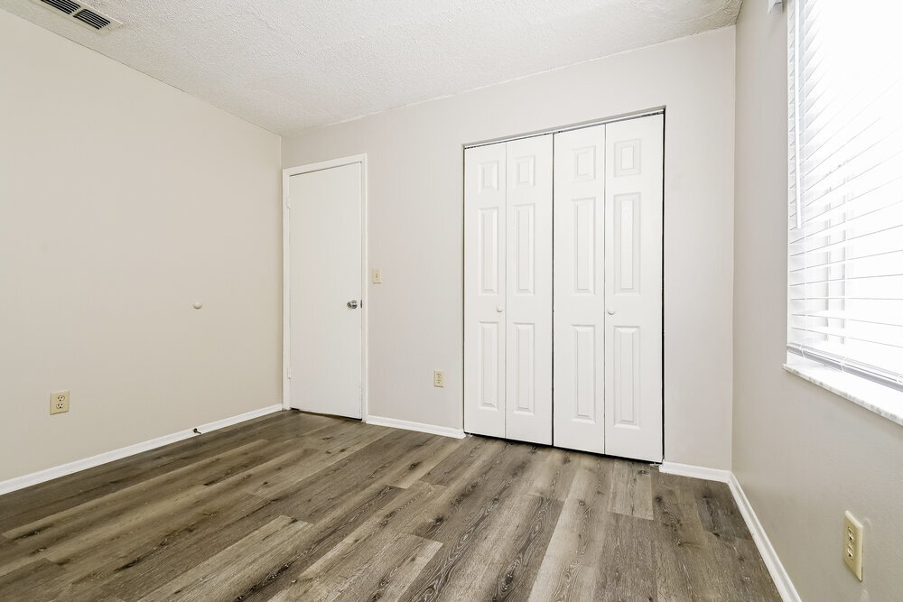 Building Photo - 1310 Coolmont Dr