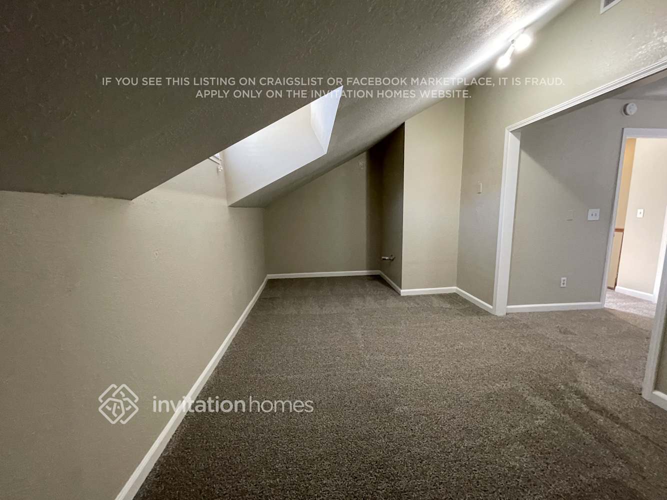 Building Photo - 3045 Waring Pl