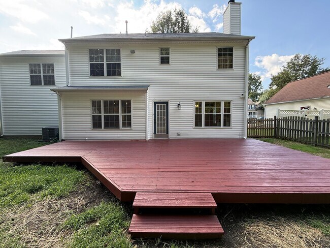 Building Photo - 221 Sherbrooke Dr