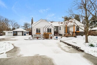 Building Photo - 487 W Johnstown Rd