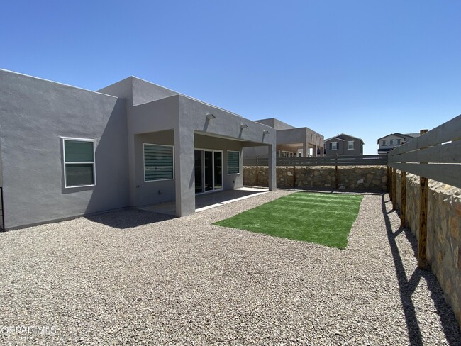 Building Photo - 12360 Desert Wolf Ave