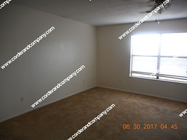Building Photo - Nice 3 Bedrooms, 1 3/4 Bathroom, 2 Car Gar...