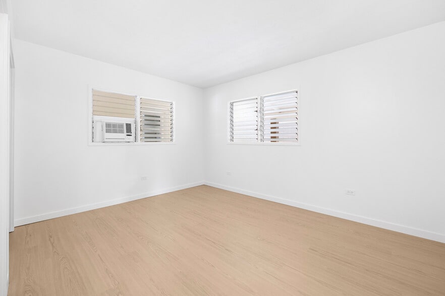 Downstairs bedroom #2 with two closets. - 45-162 Neepapa Pl