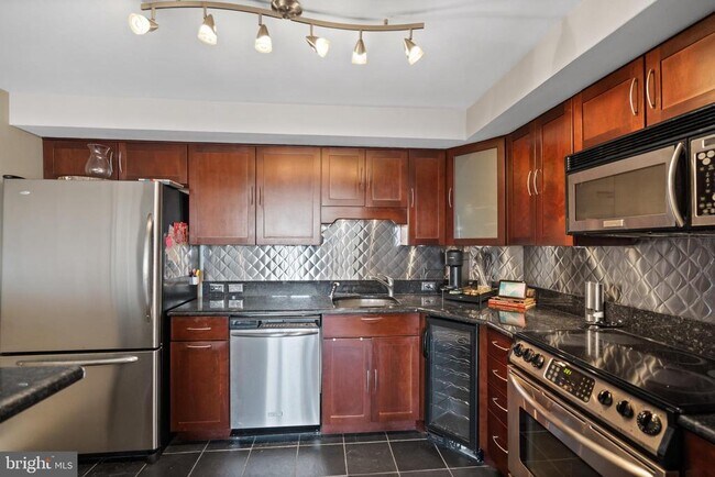 Building Photo - 1080 Wisconsin Ave NW