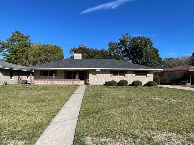 Building Photo - 2221 77th Ave