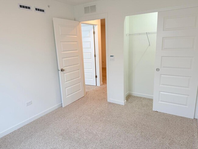 Building Photo - 2235 Barbera Dr