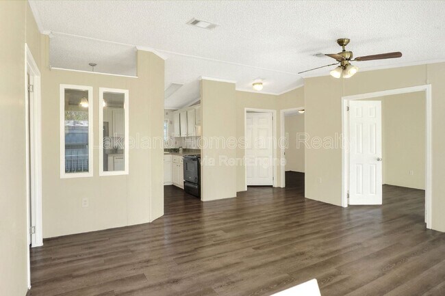 Building Photo - 3321 Peachtree Hill Rd