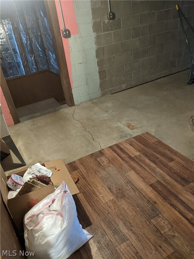 Building Photo - 51392 Breezy Hill Rd