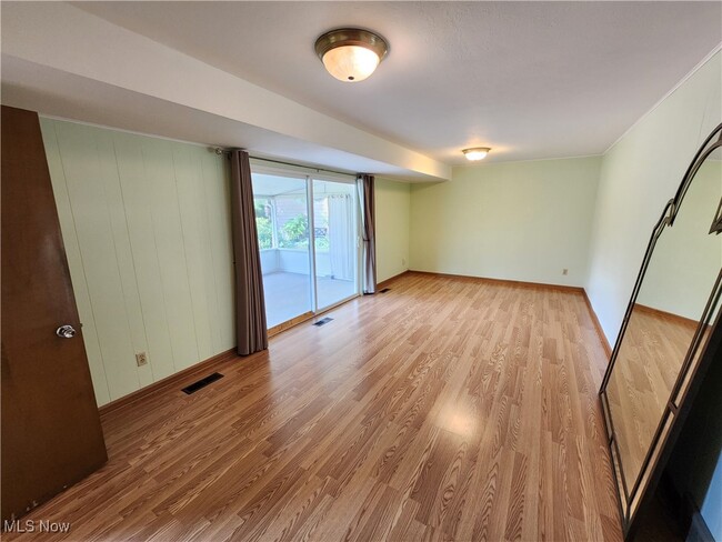 Building Photo - 5650 Cascade Ct