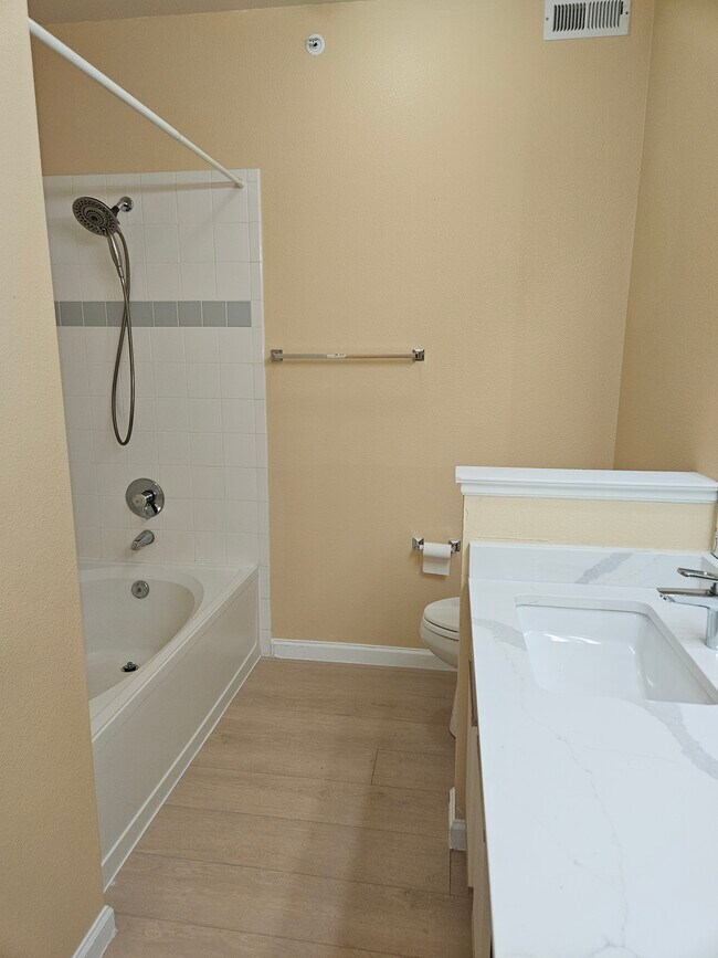 Building Photo - 7442 S Quail Cir