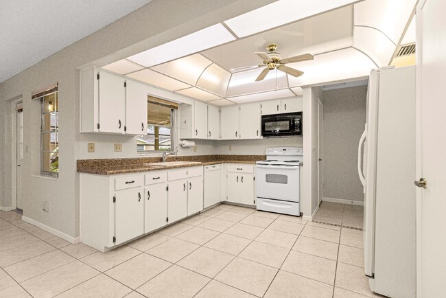 Building Photo - 8665 SW 94th St