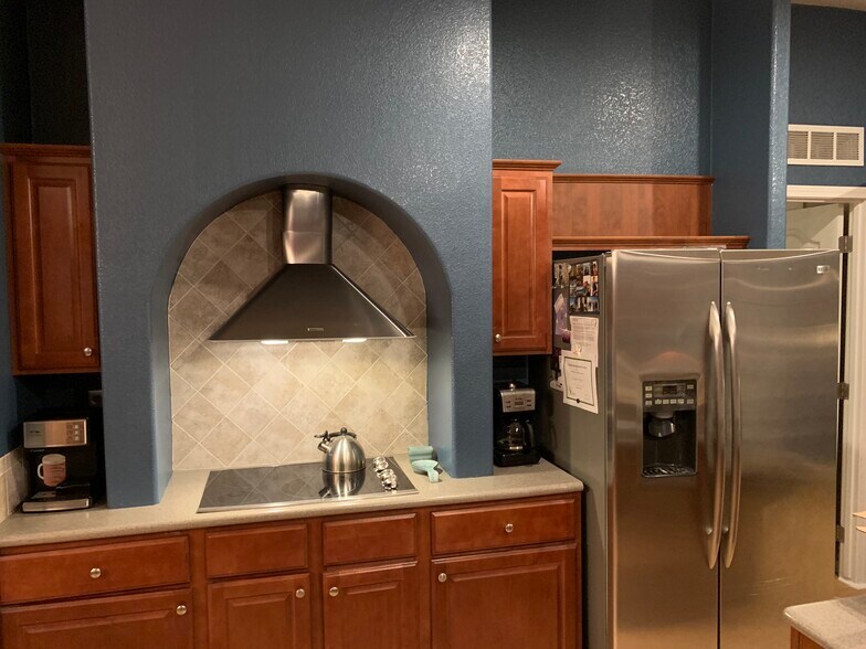 Kitchen 2 - 6015 E Morningside Rd