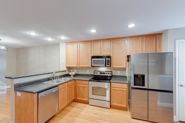 Building Photo - 115 Noel Cove Cir