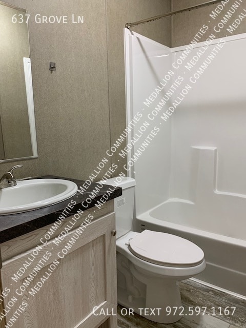 Building Photo - 637 Grove Ln