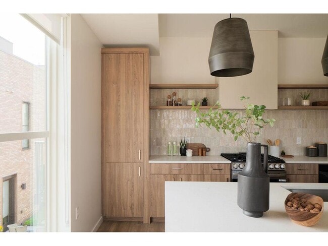 Building Photo - 182 West Dr