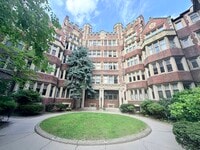 Building Photo - 10 Dana St