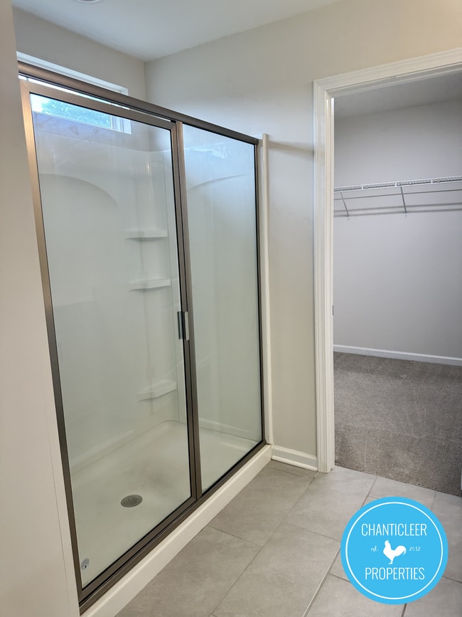 Building Photo - 2528 Reynolds Dr