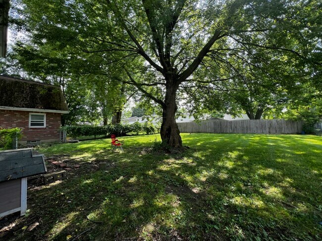 Building Photo - 119 E Summerset Ln