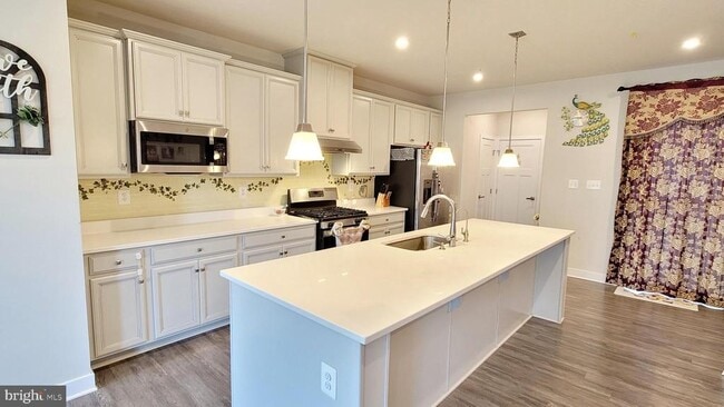 Building Photo - 8667 Shady Pines Dr