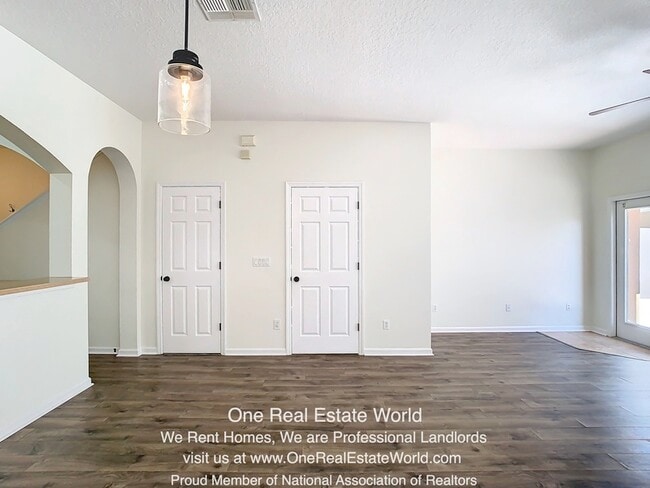 Building Photo - 9155 Hunters Mill Dr