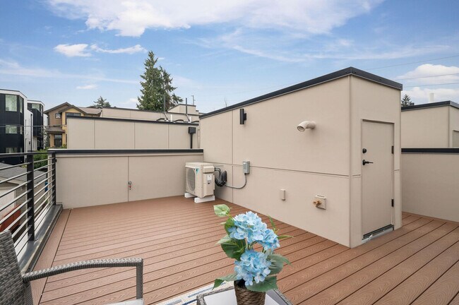 Building Photo - 34 W Cremona St