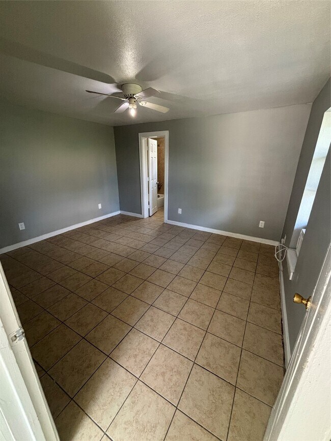 Building Photo - 2013 Eubanks St