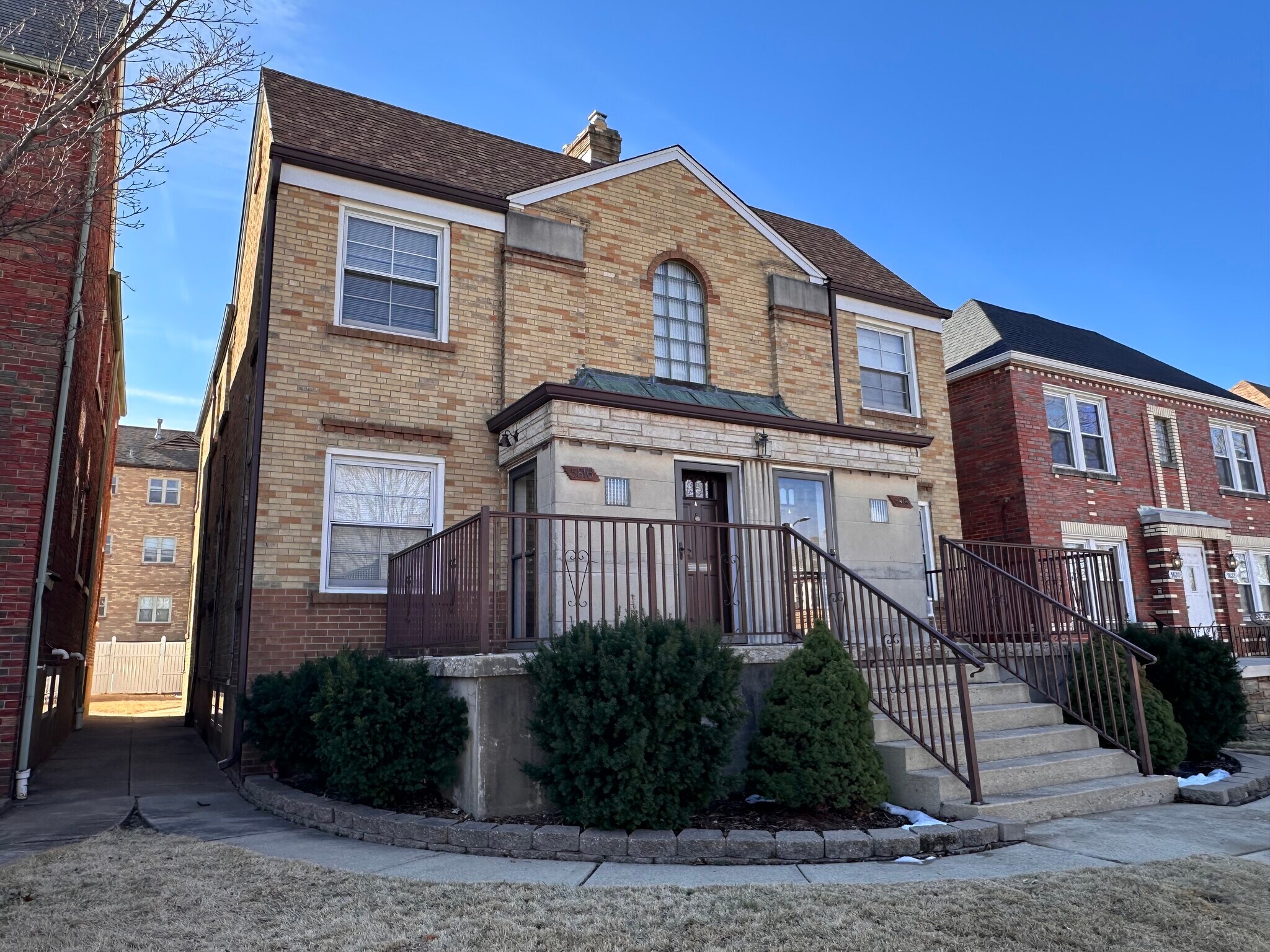 Building Photo - 5816 Mardel Ave